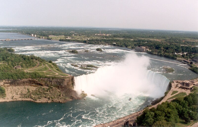 File:Niagara watervallen canada.jpg height=516